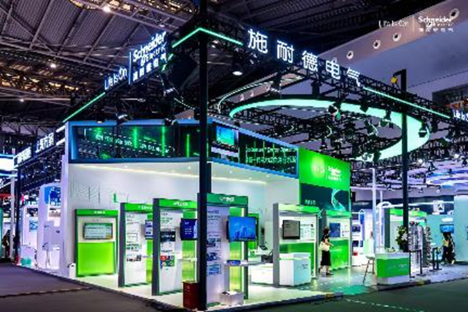 加速人工智能规模化应用，与中国共赢“AI+产业”时代机遇 施耐德蓄电池电器亮相2025世界人工智能大会